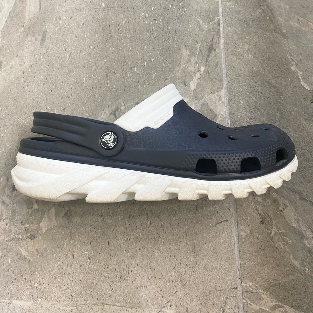 Crocs Dual Comfort Sandals Men’s 8/ Women’s 10